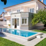 Moradia que podia ser na linha A villa with coastal potential